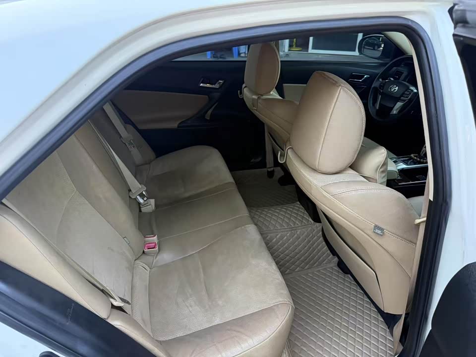 Toyota Reiz Toyota Reiz