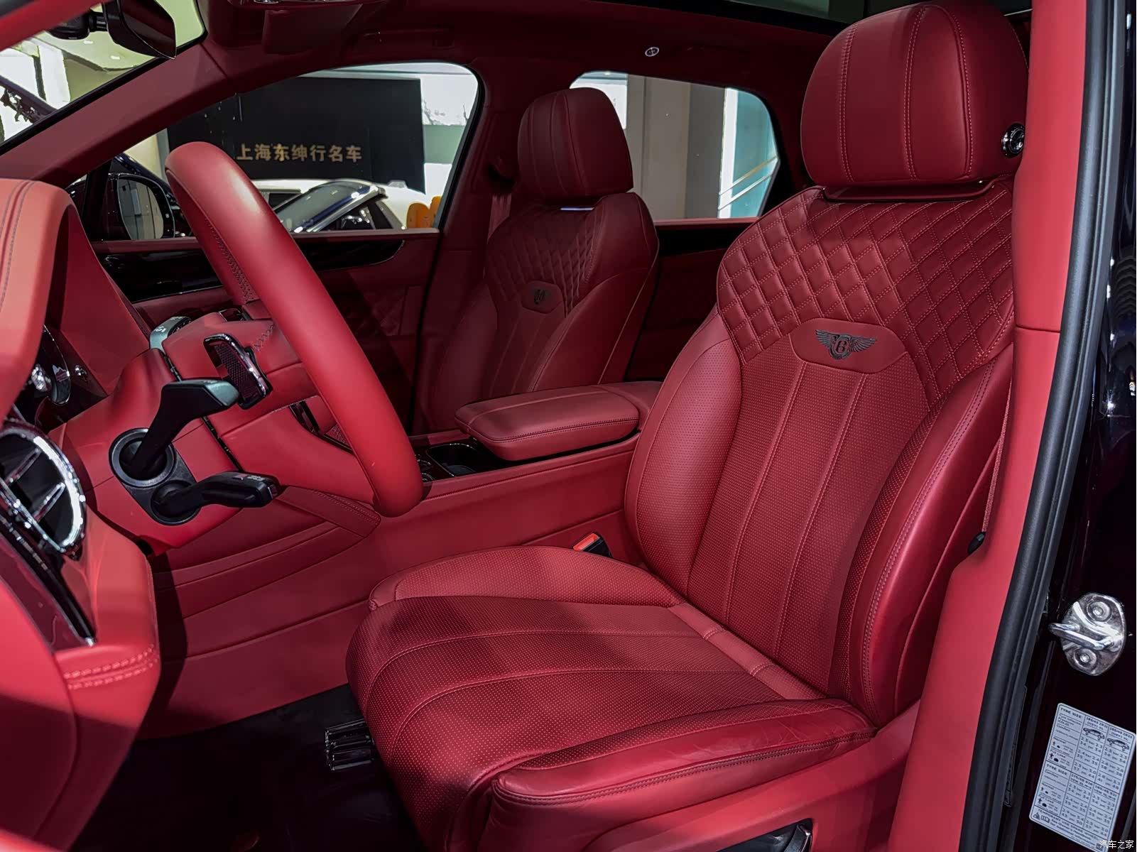 Bentley Bentayga, 2022 18