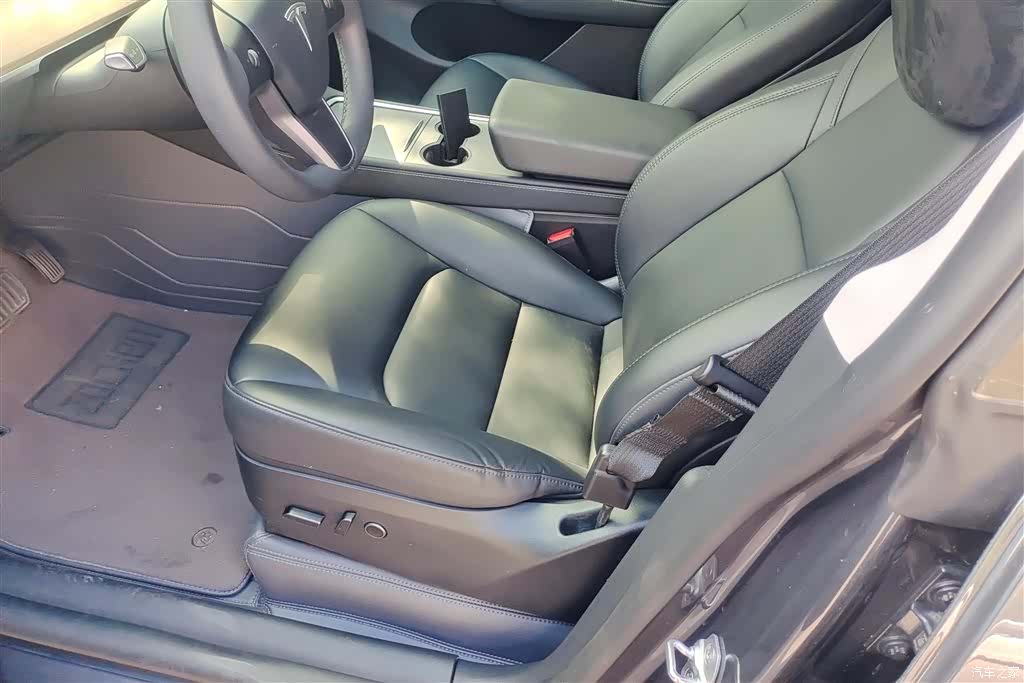 Tesla Model Y, 2023 9