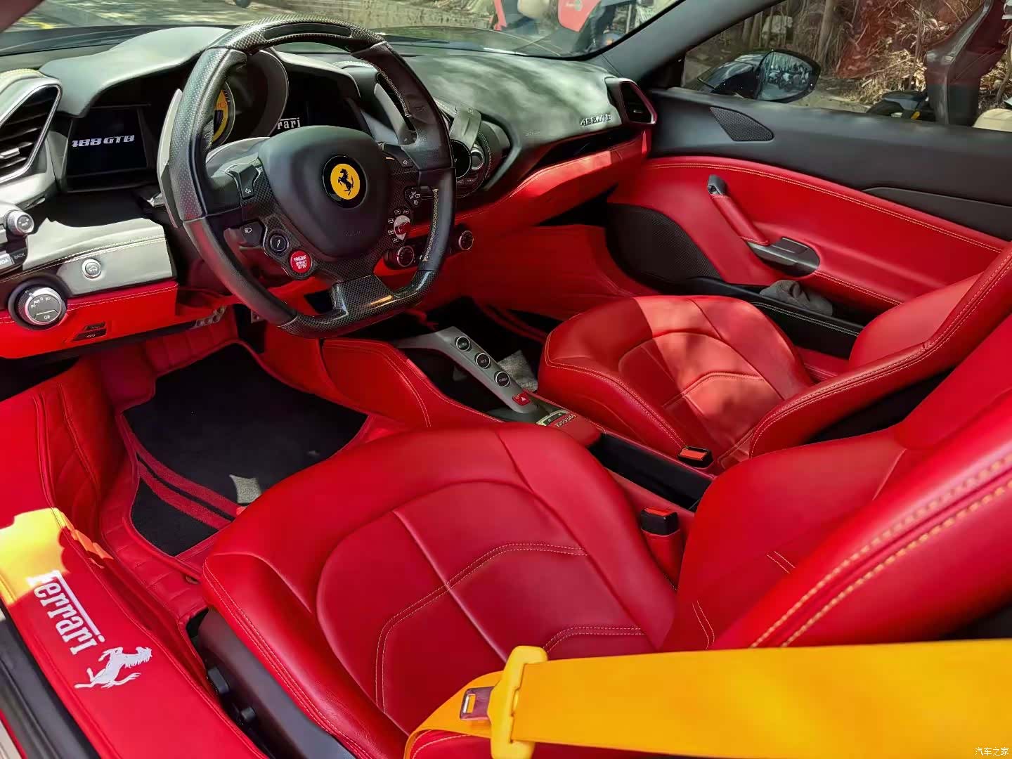 Ferrari 488, 2018 4
