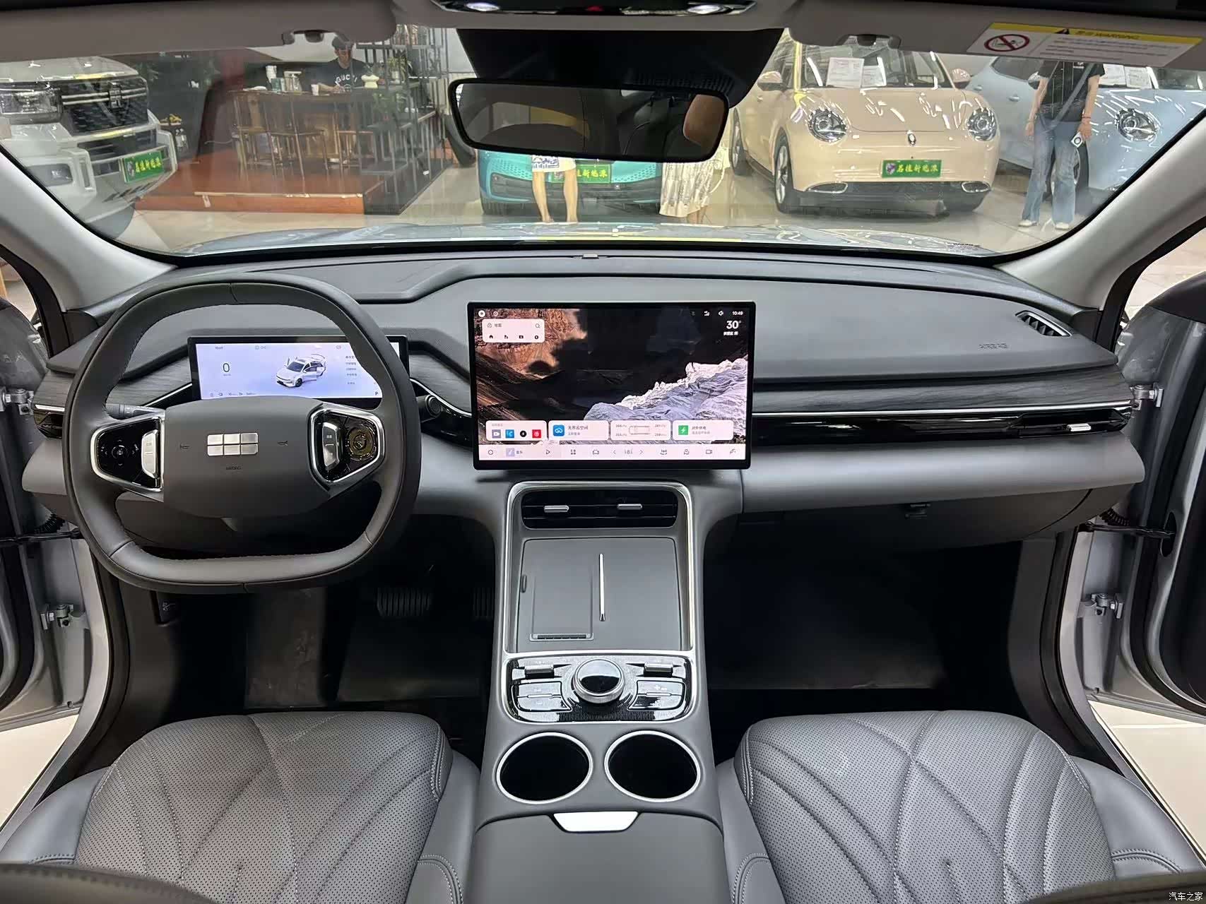 Geely Galaxy L6, 2025 10