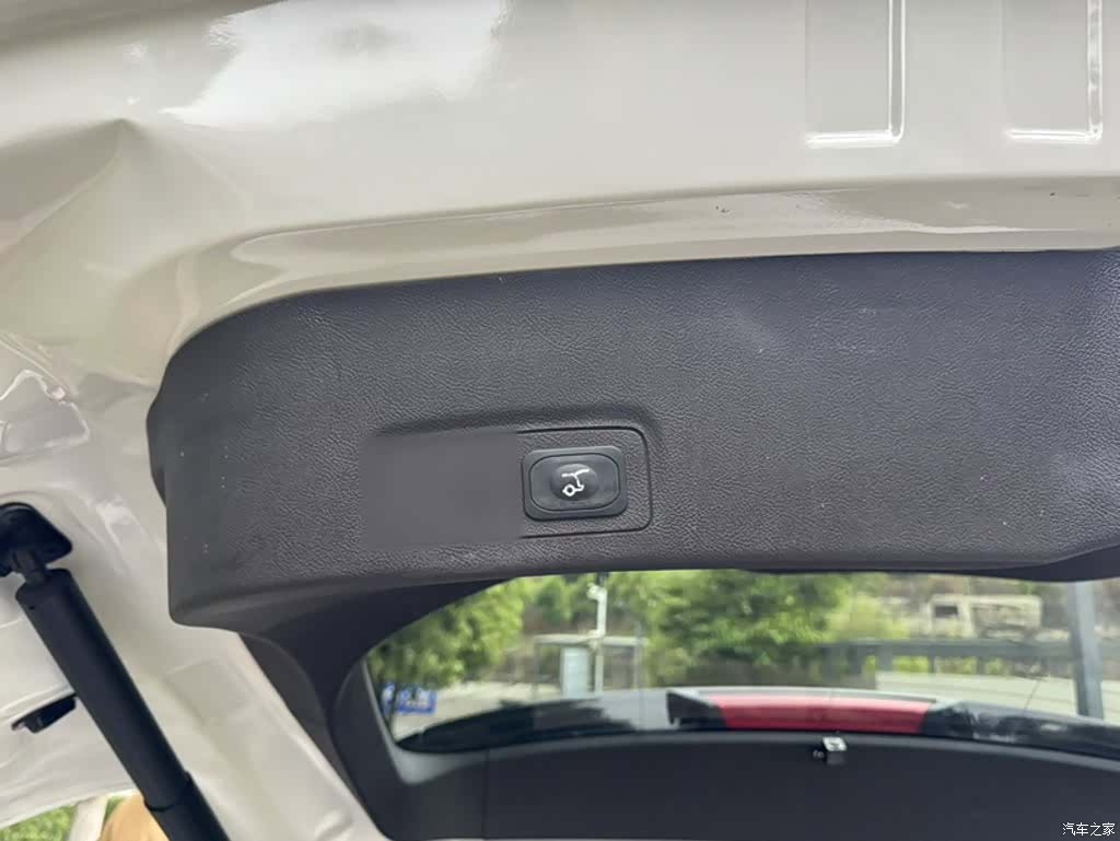 Lincoln MKC, 2017 13