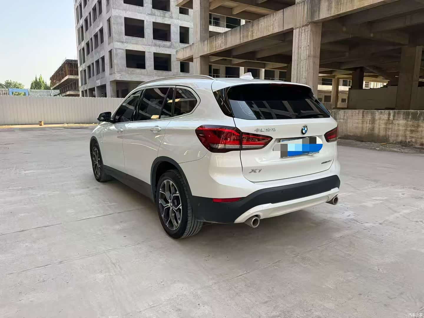 BMW X1, 2023 все фото