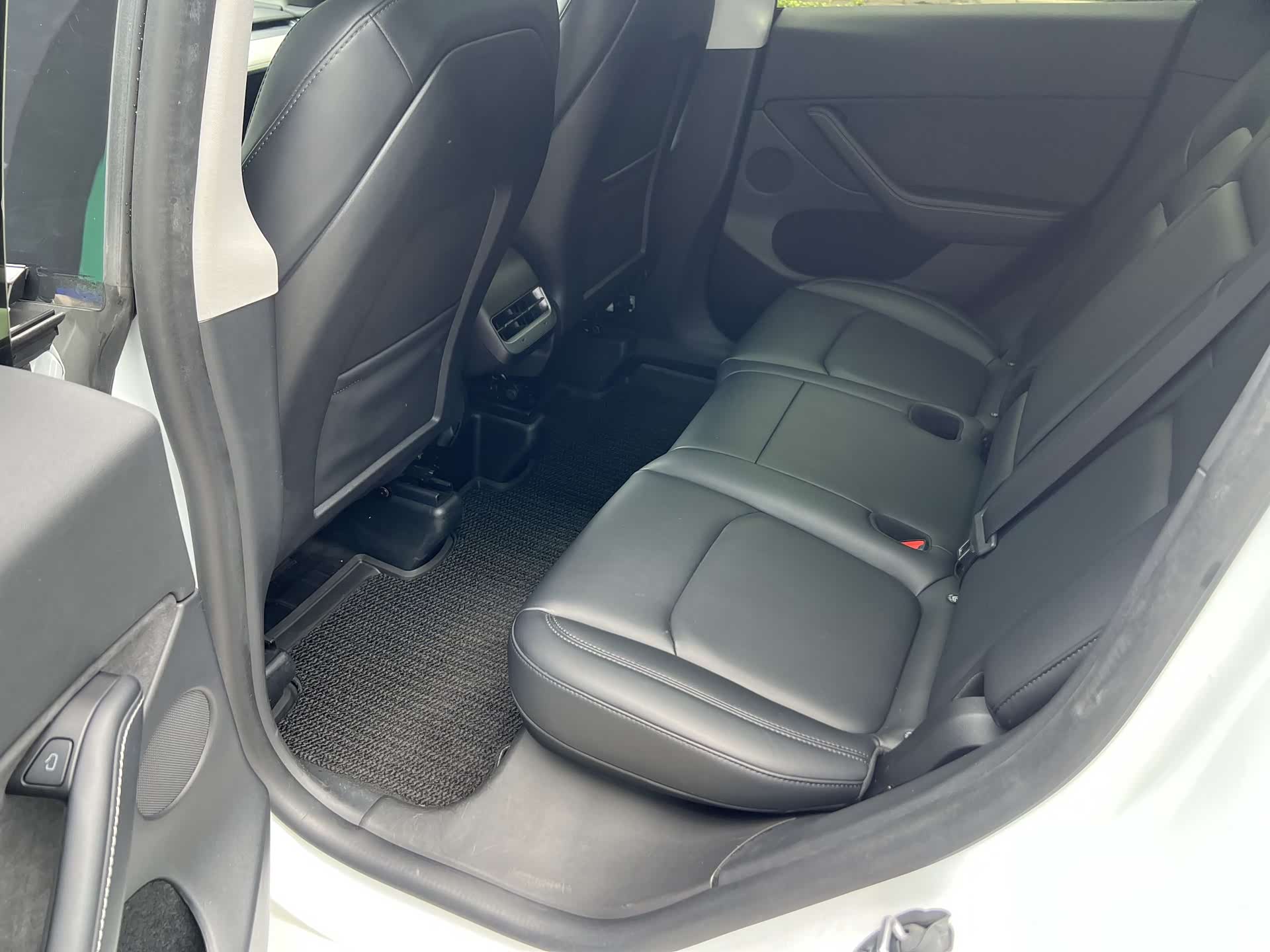 Tesla Model Y, 2023 8