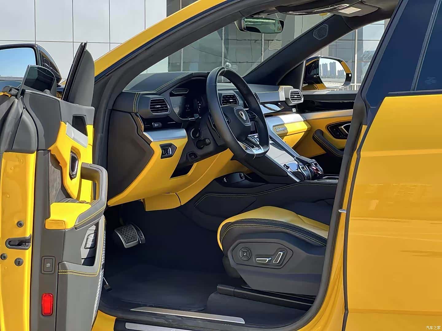 Lamborghini Urus, 2019 4