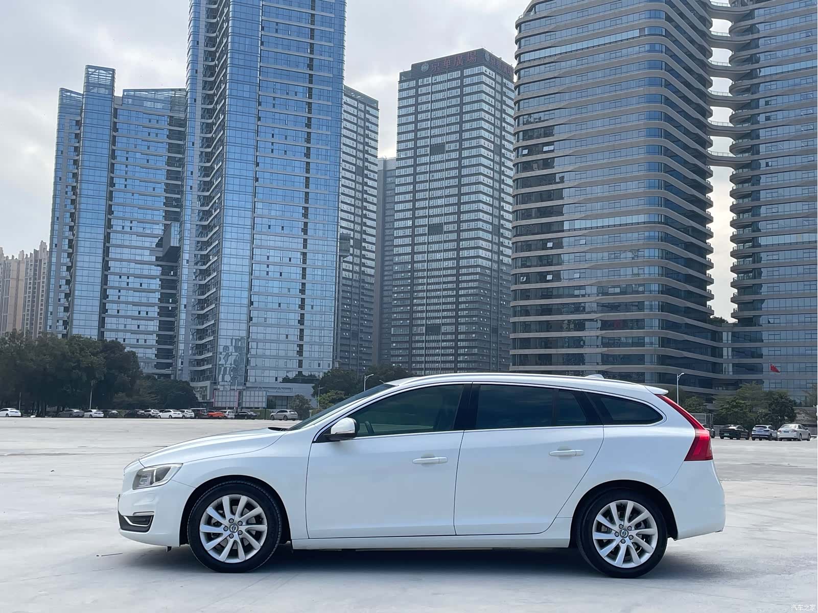 Volvo V60, 2016 все фото