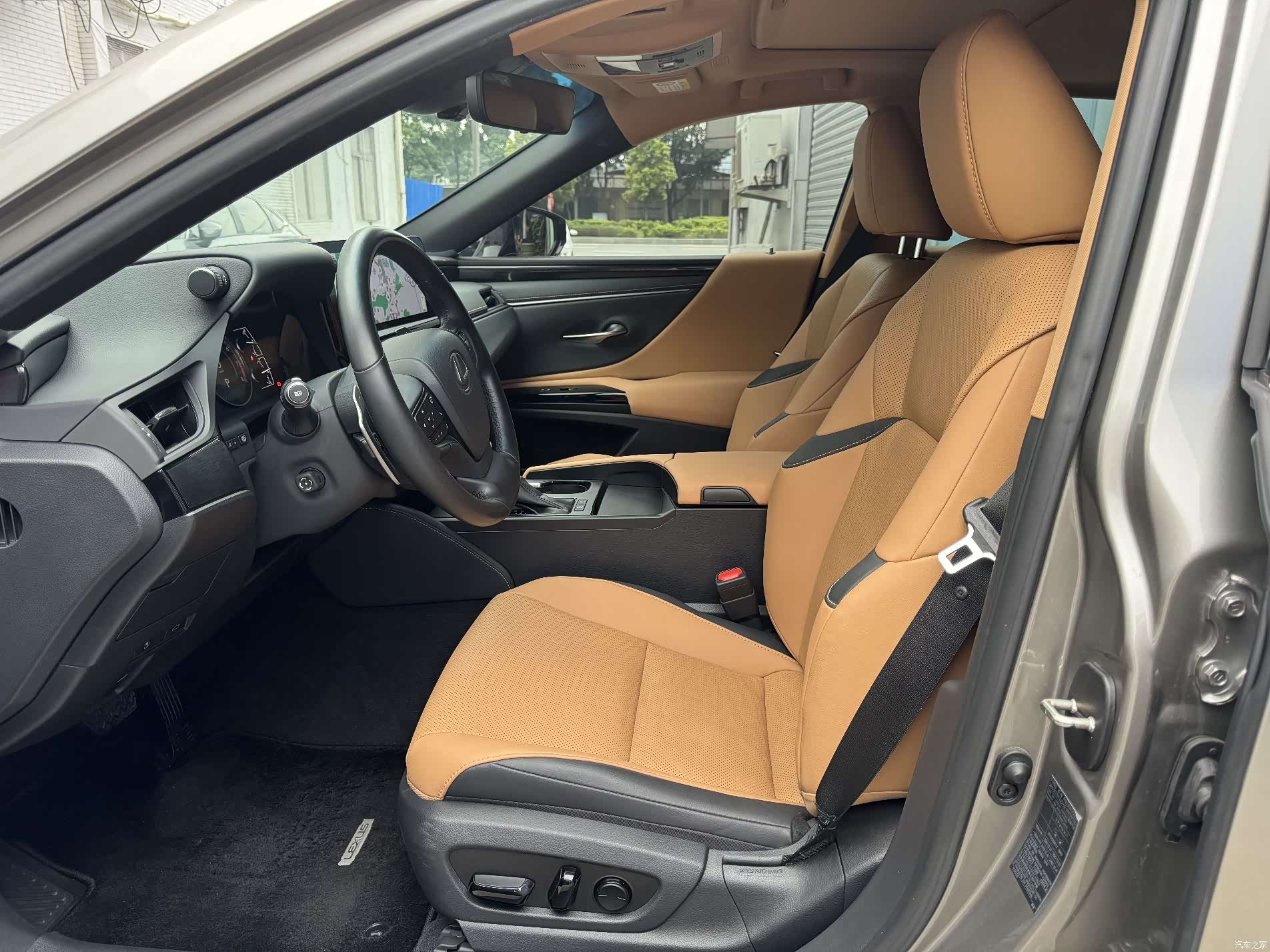 Lexus ES, 2024 все фото