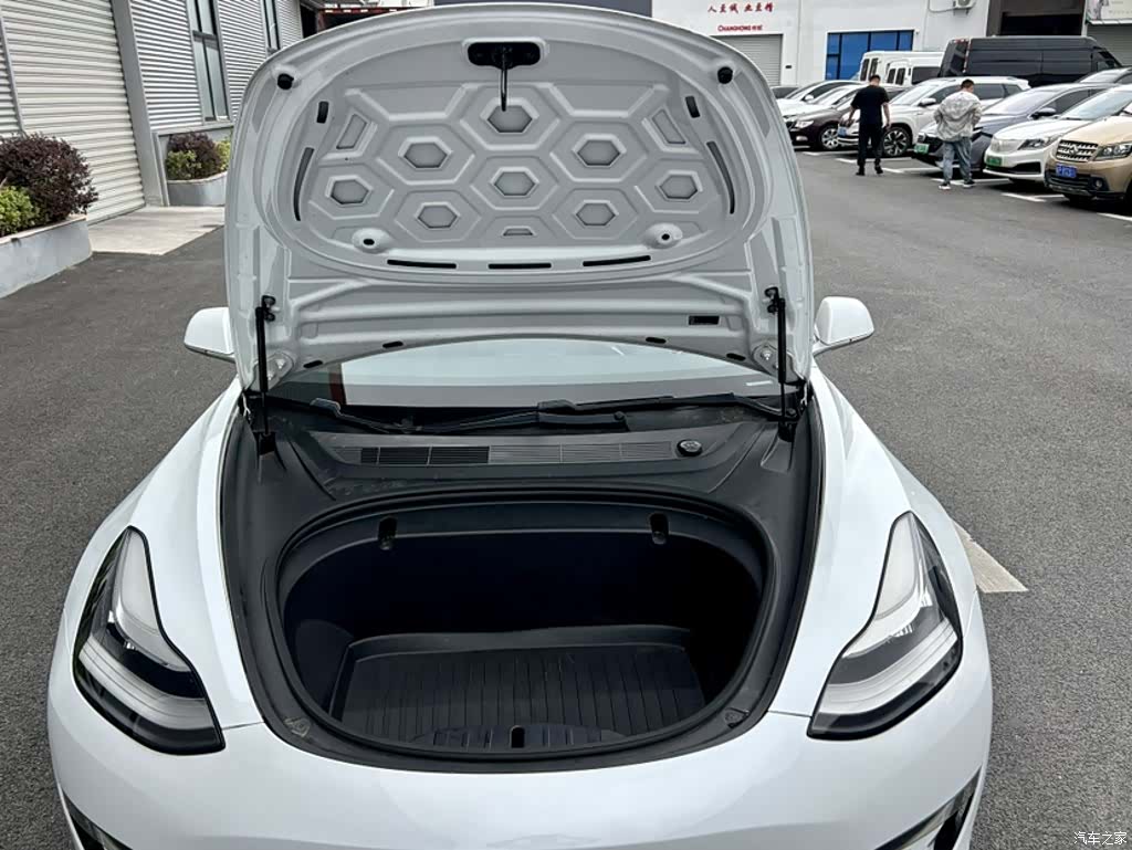 Tesla Model 3, 2020 11