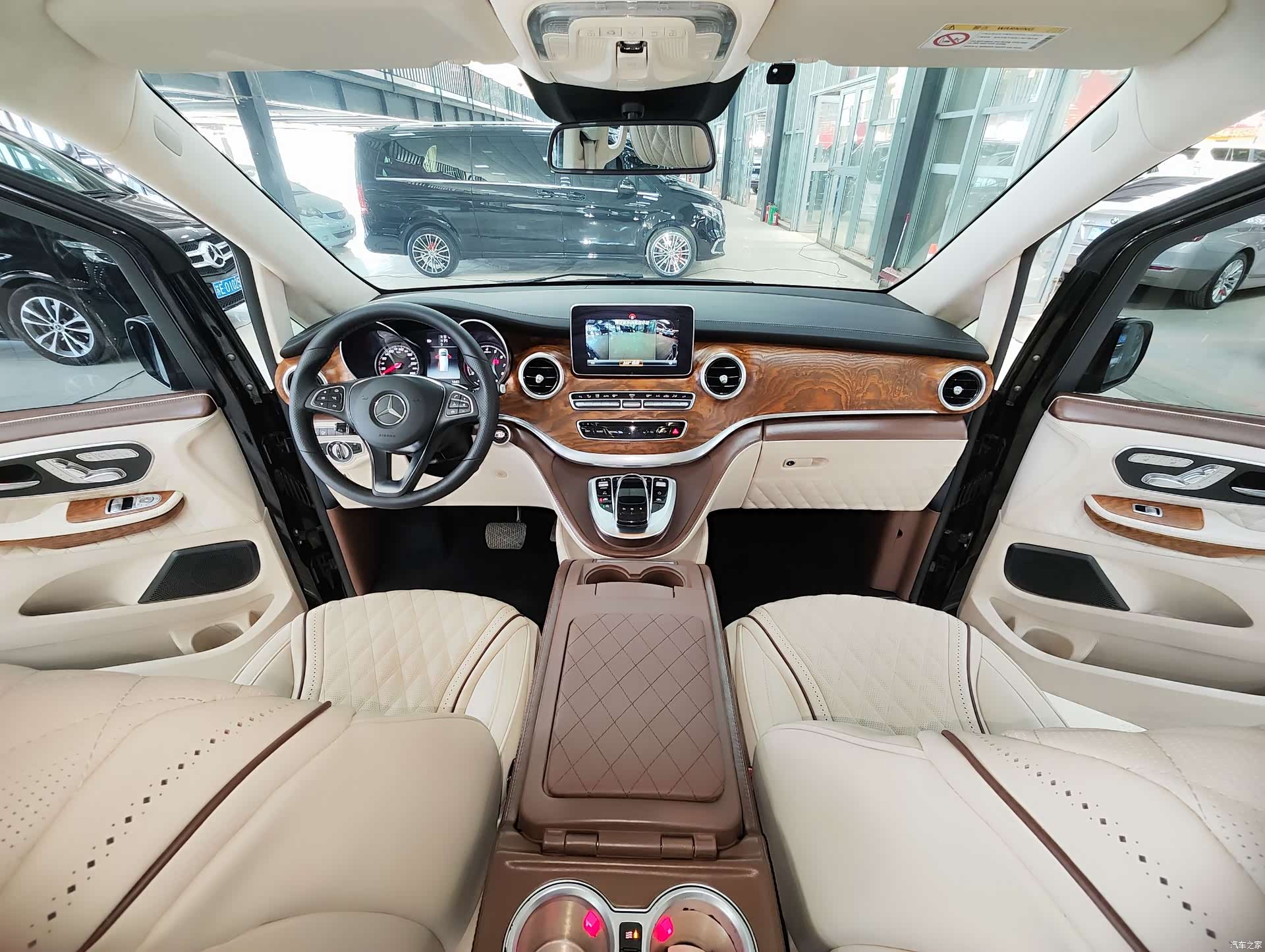 Mercedes-Benz V-Class, 2020 6