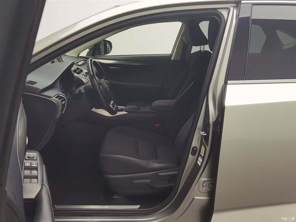Lexus NX, 2016 10