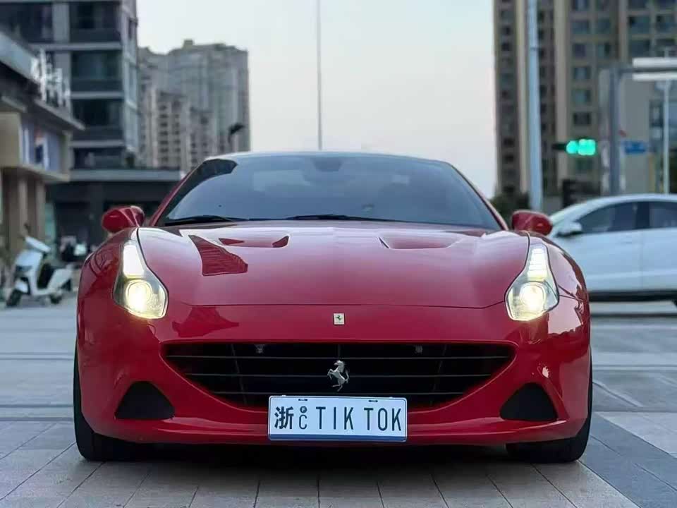 Ferrari California T