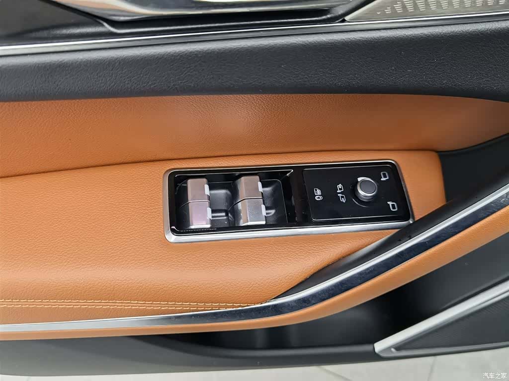 Jaguar F-PACE, 2024 9