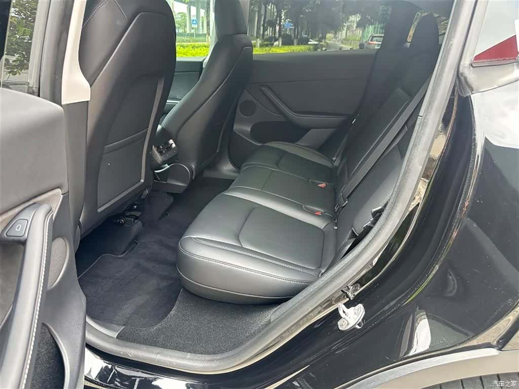 Tesla Model Y, 2022 все фото