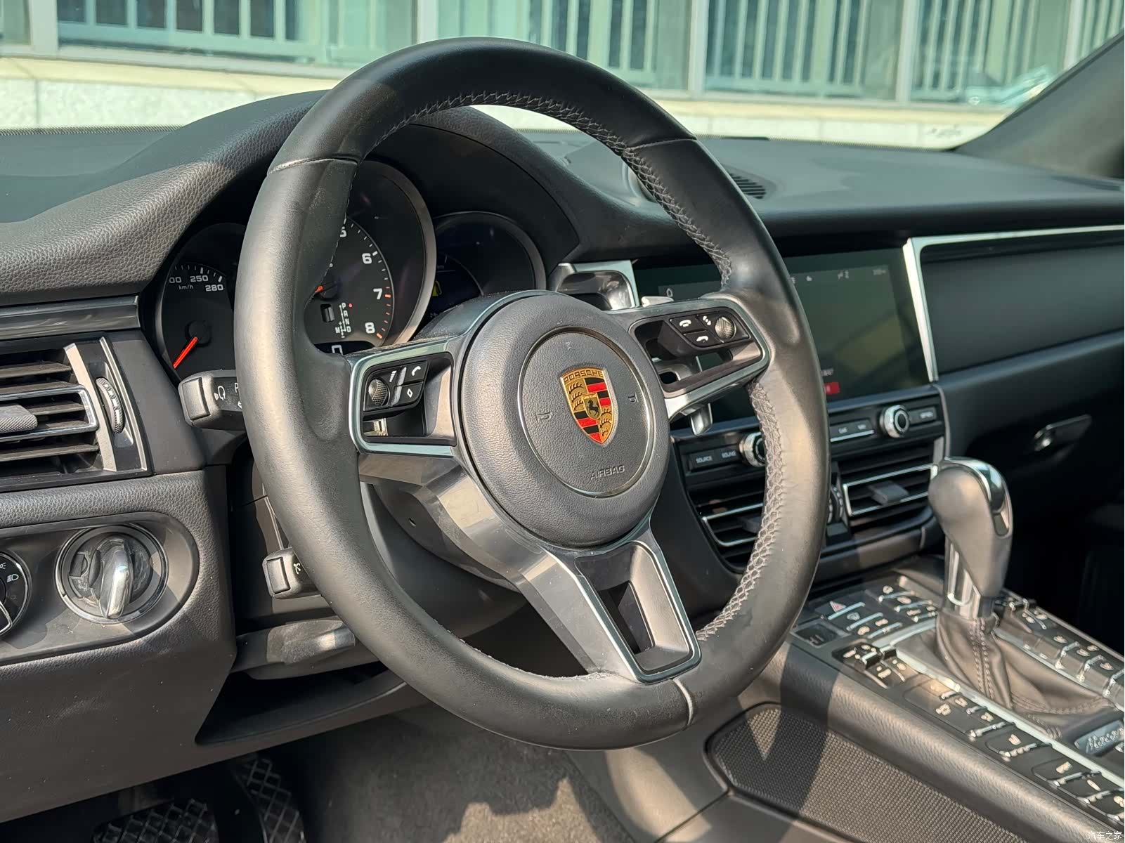 Porsche Macan, 2021 8