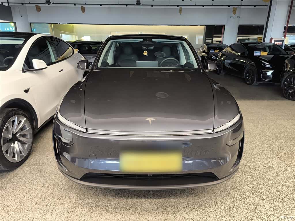Tesla Model Y, 2025 3