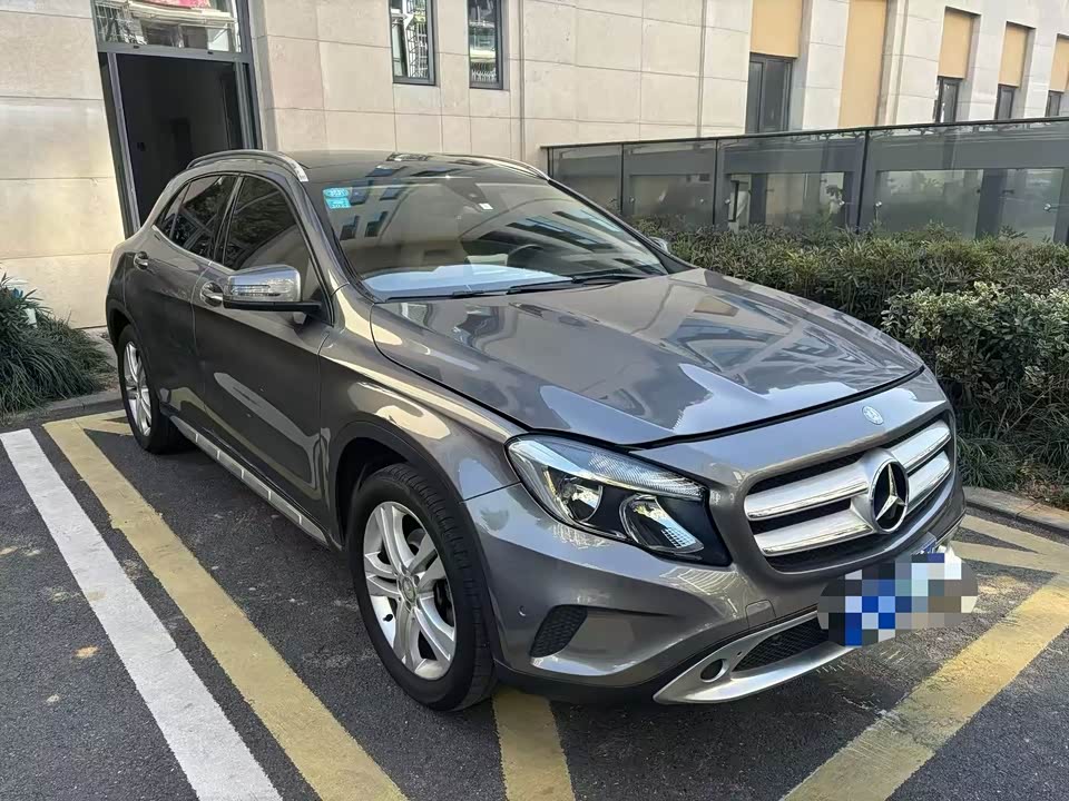 Mercedes-Benz GLA