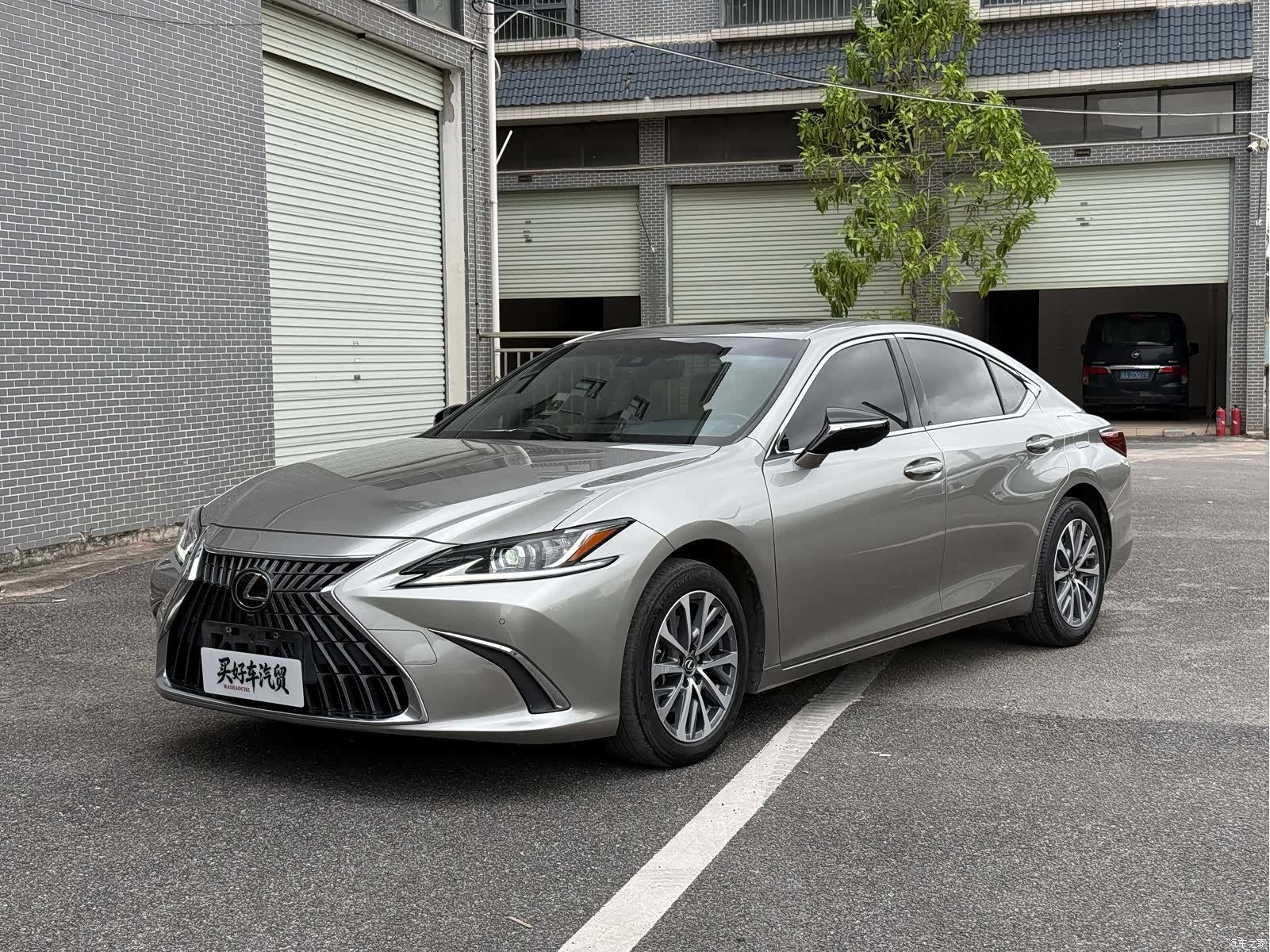 Lexus ES, 2022 1
