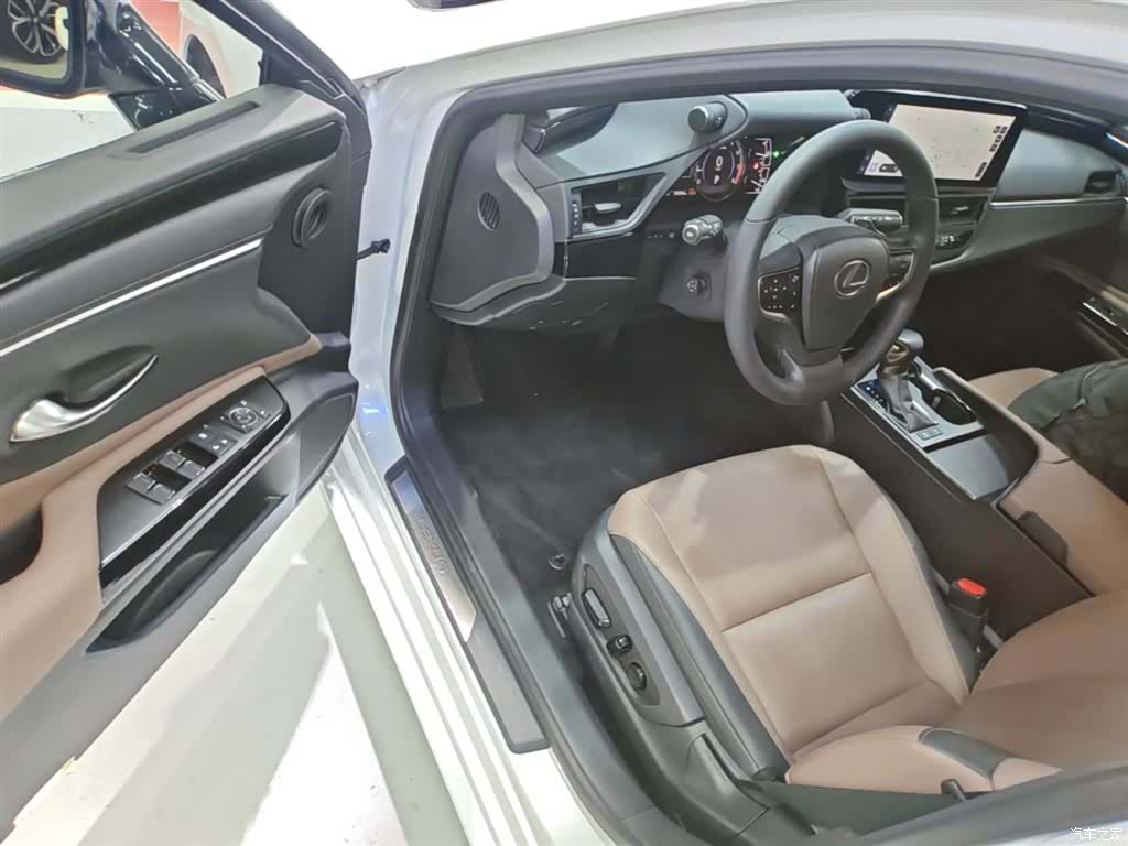 Lexus ES, 2024 16