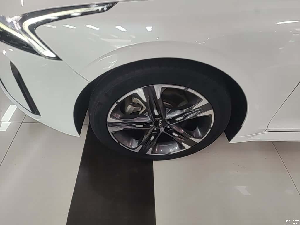 Kia K5, 2022 23