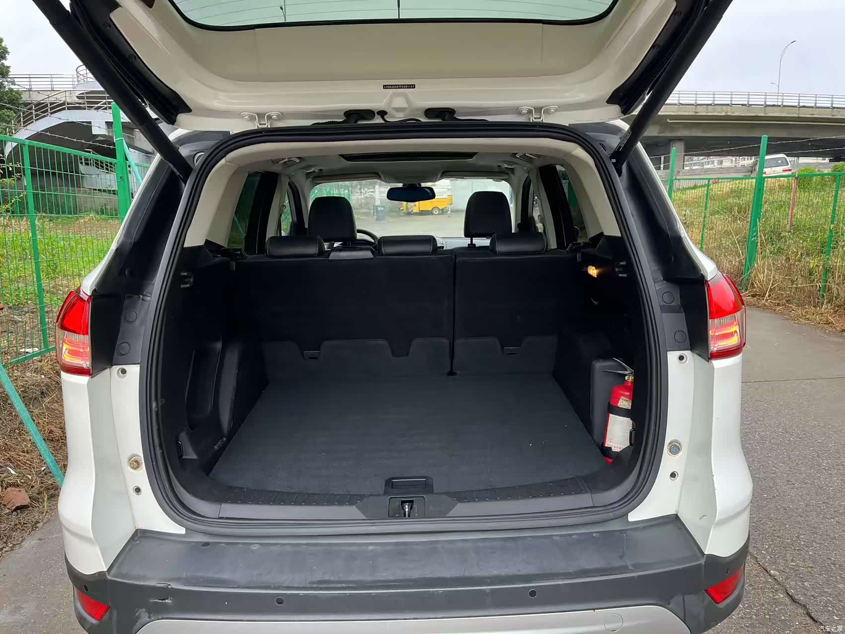 Ford Kuga, 2015 14
