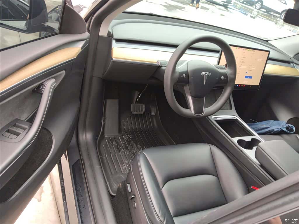 Tesla Model Y, 2022 16