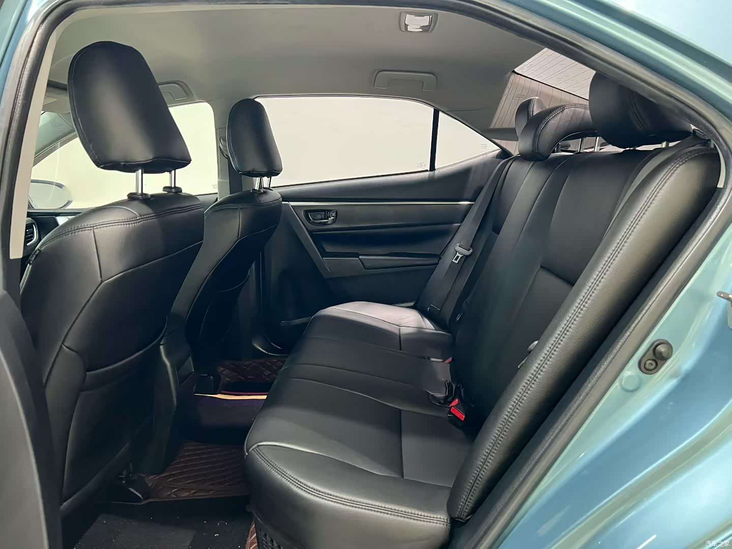 Toyota Corolla, 2016 все фото
