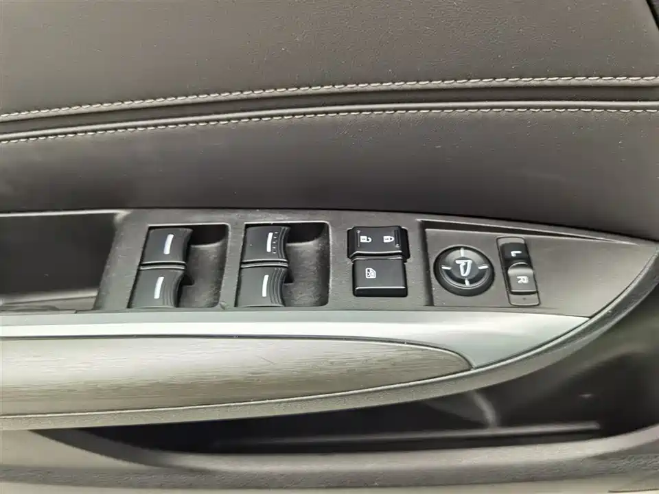 Acura TLX-L