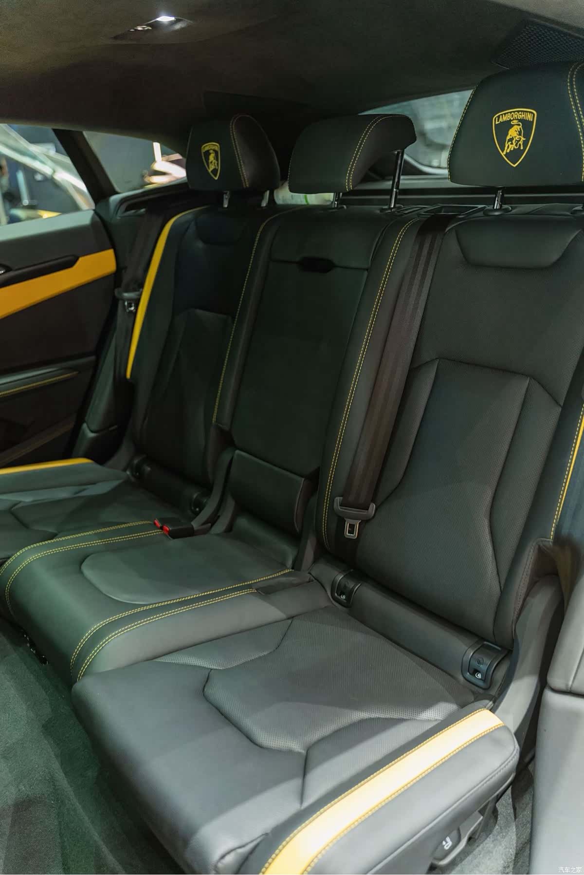 Lamborghini Urus, 2025 10