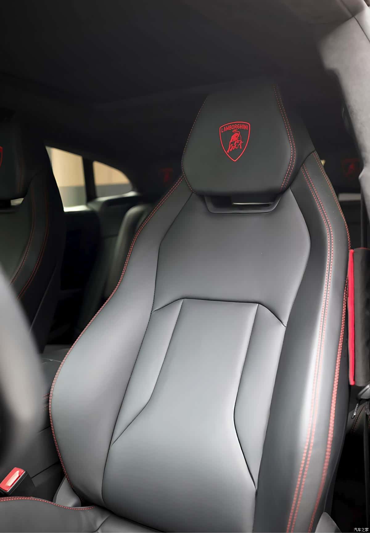 Lamborghini Urus, 2022 15