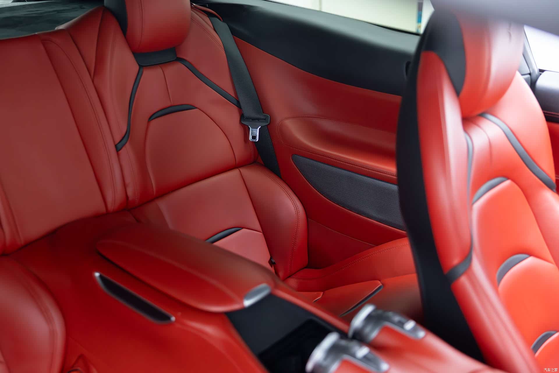 Ferrari GTC4Lus, 2020 18