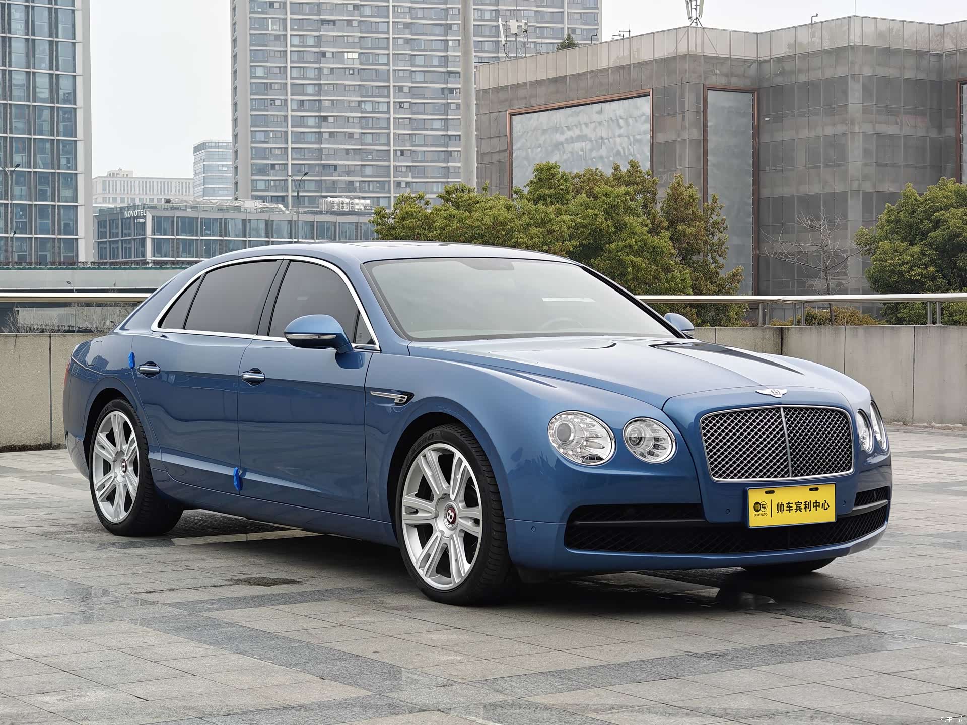 Bentley Flying Spur, 2018 2