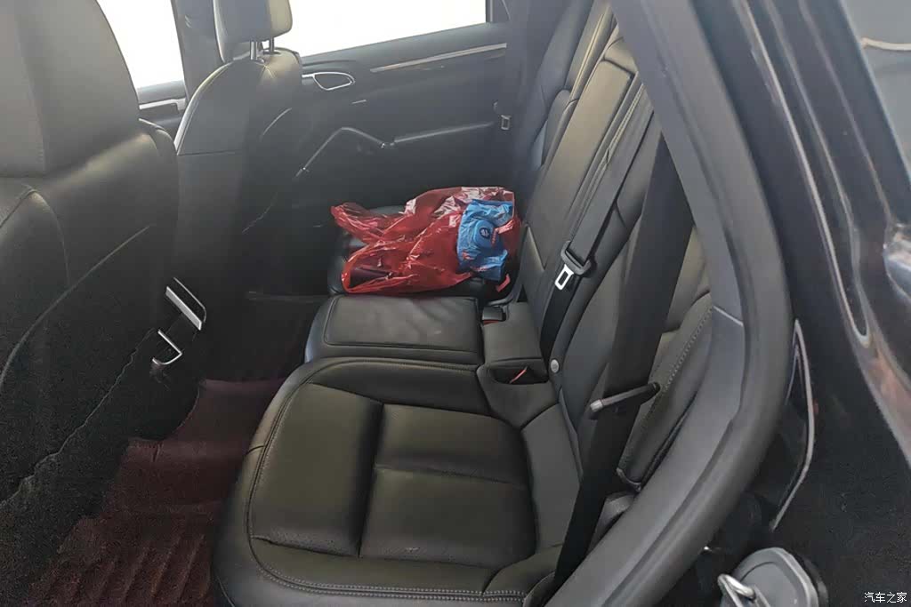 Porsche Cayenne, 2015 11
