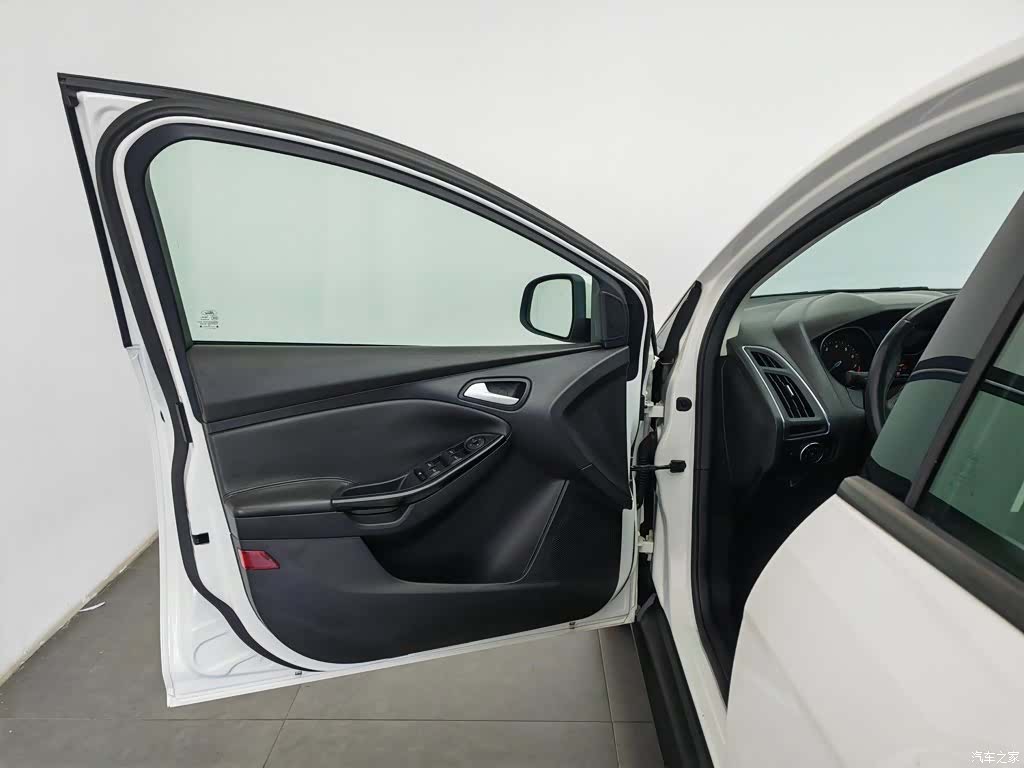 Ford Focus, 2014 8