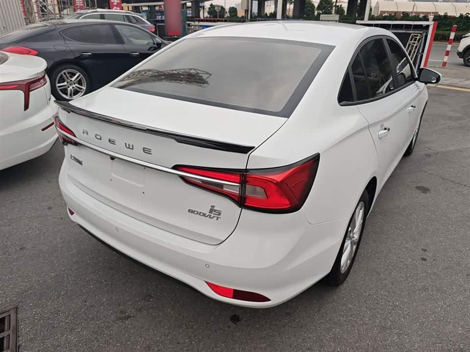 Roewe i5