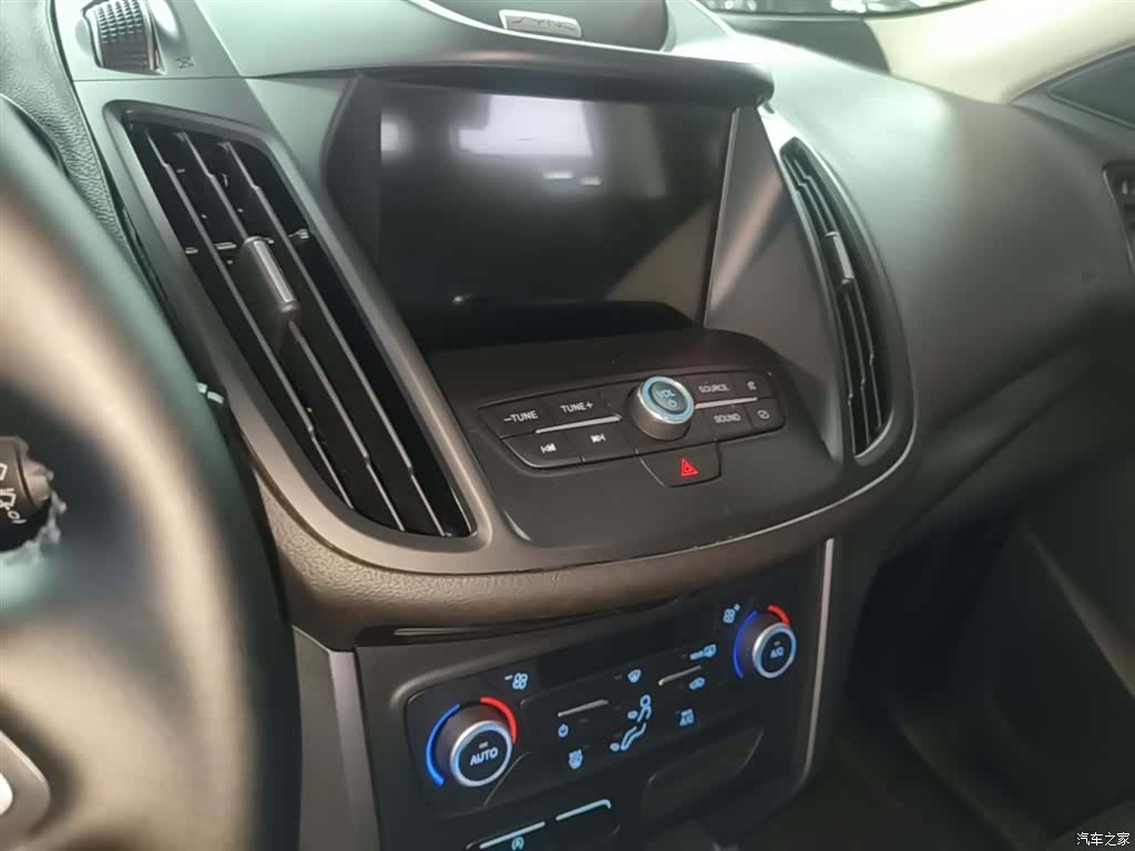 Ford Kuga, 2019 13