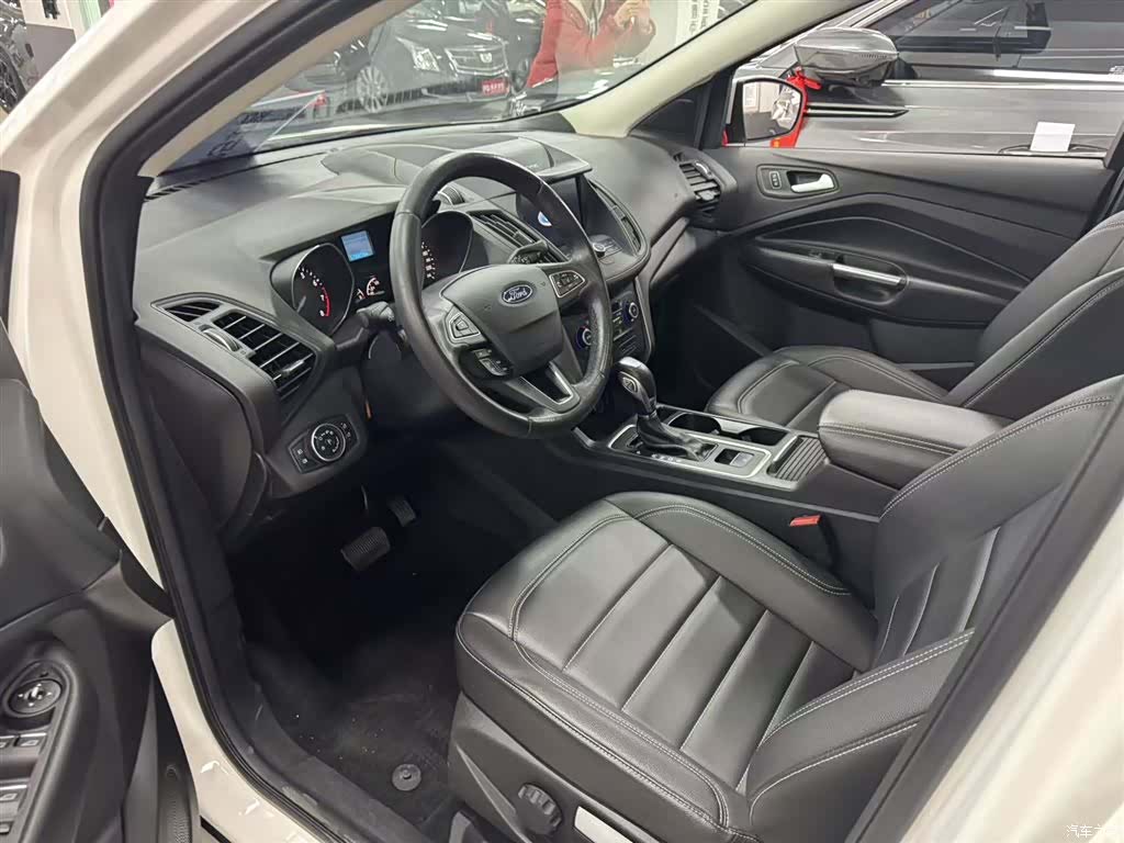Ford Kuga, 2021 6
