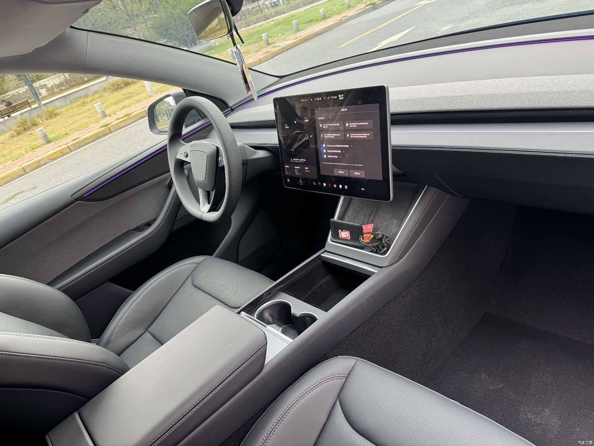 Tesla Model Y, 2025 4