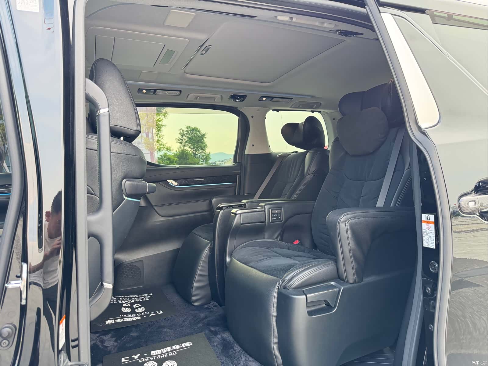 Toyota Vellfire, 2019 11