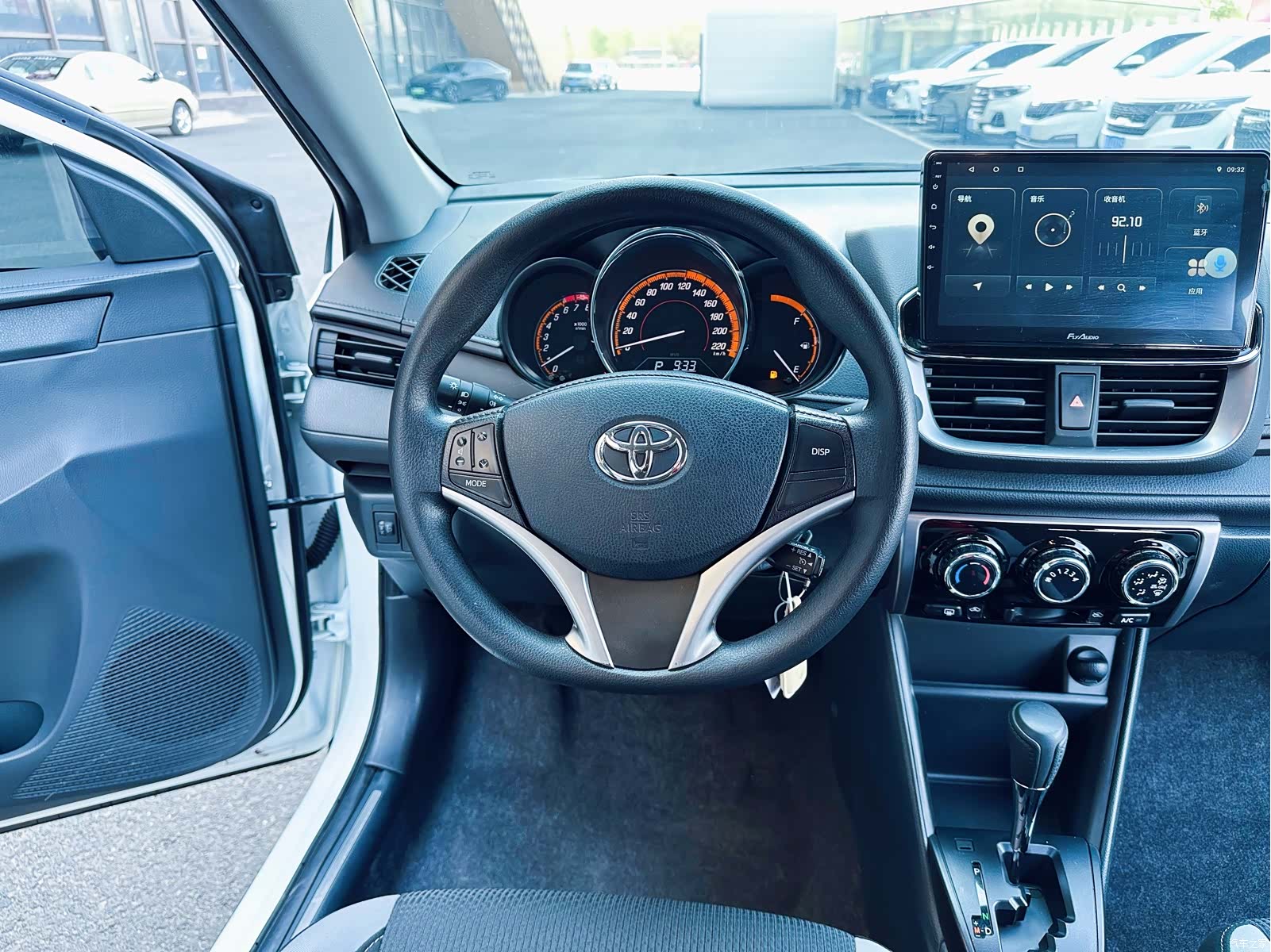 Toyota YARiS L, 2022 13