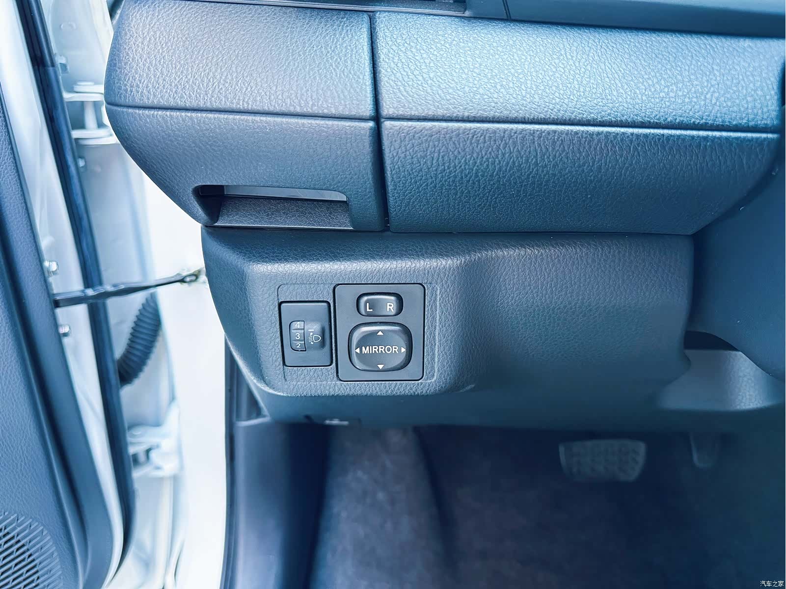 Toyota YARiS L, 2022 15