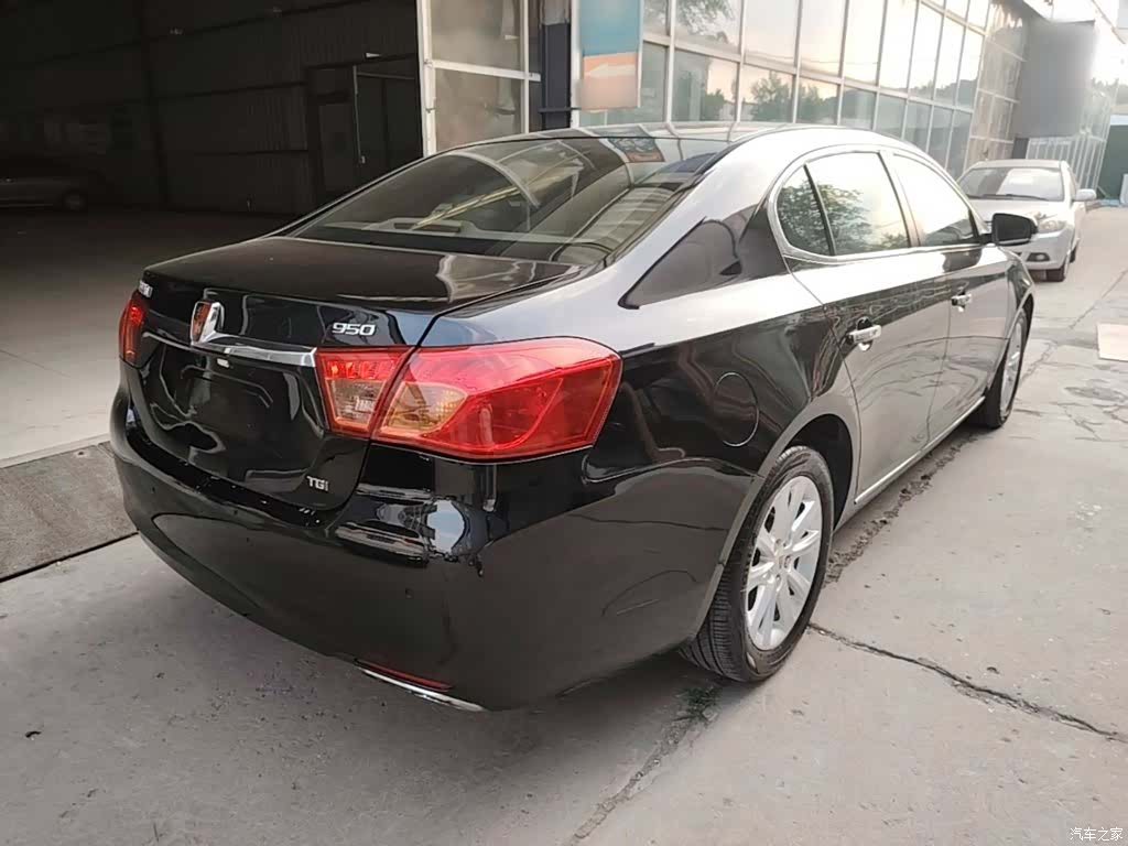 Roewe 950, 2015 7