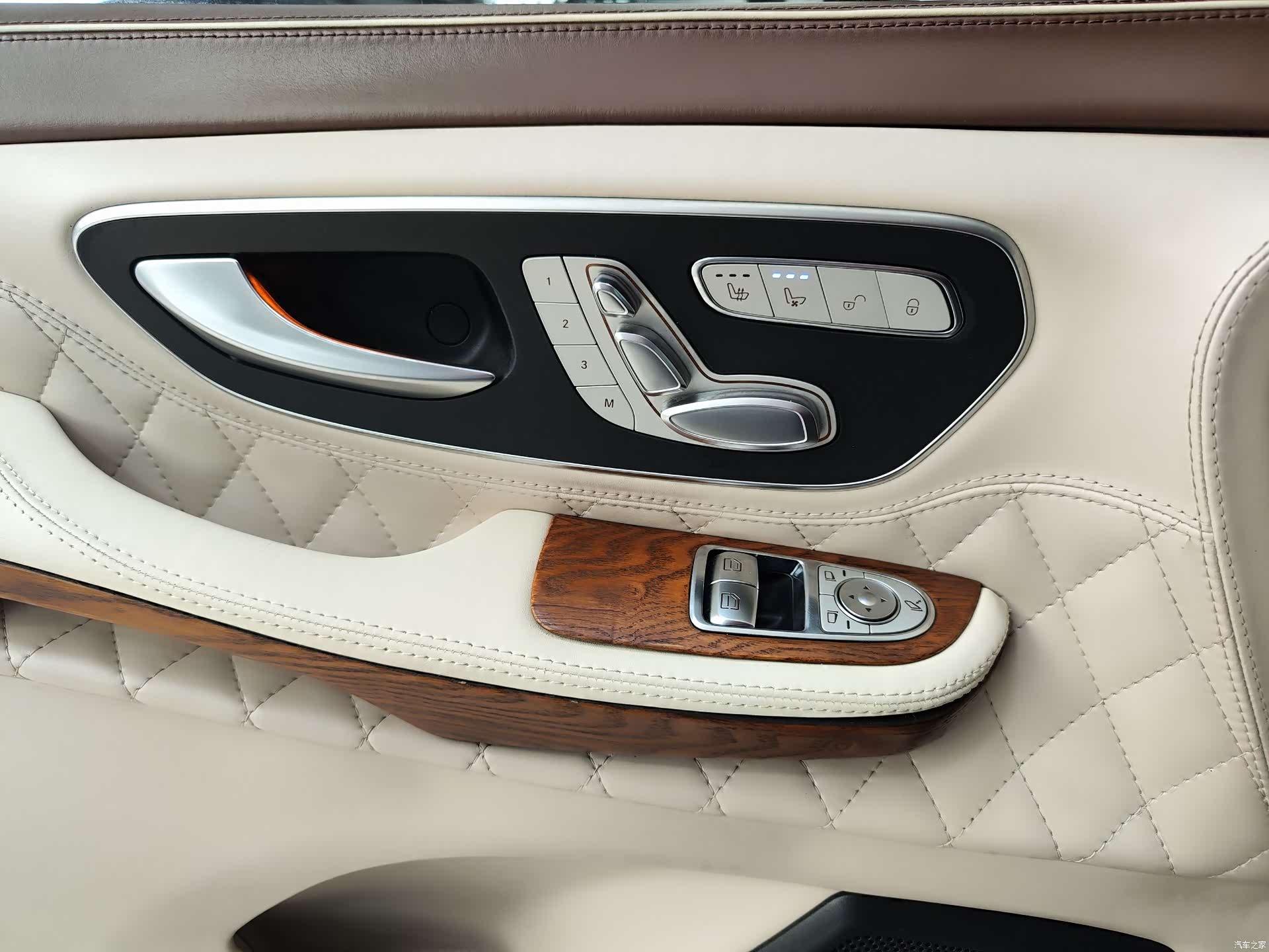 Mercedes-Benz V-Class, 2020 17