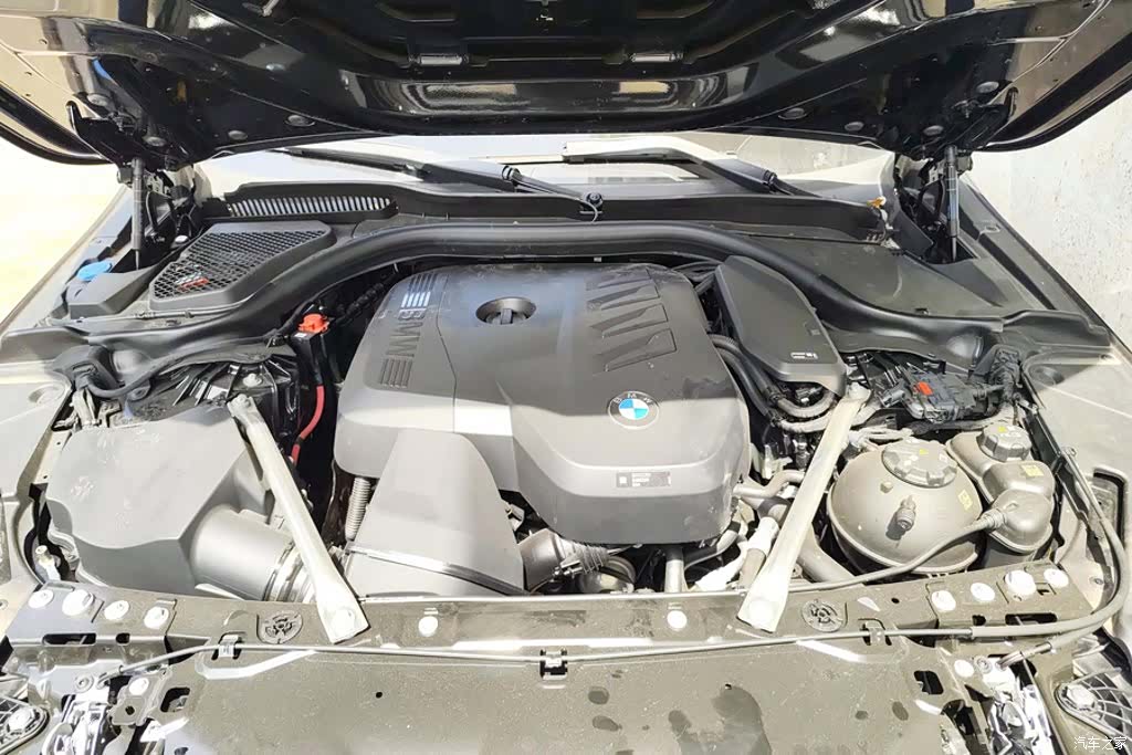 BMW 5 Series, 2026 10