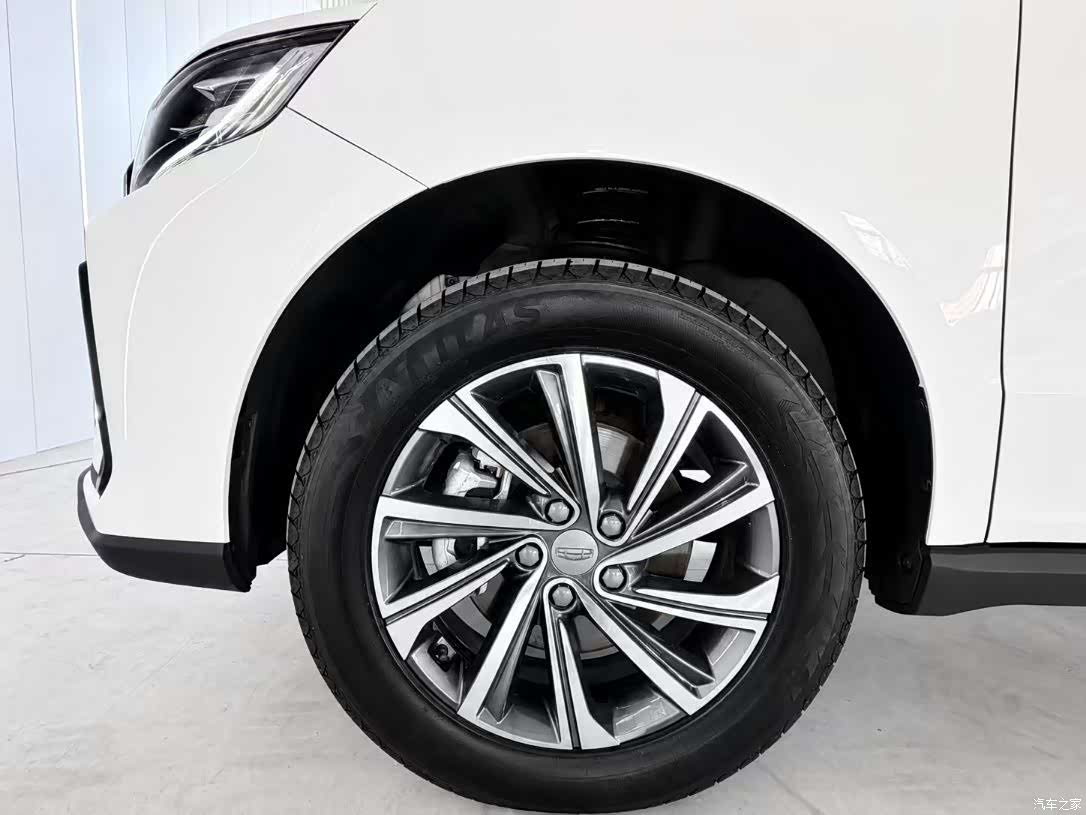 Geely X6, 2022 17
