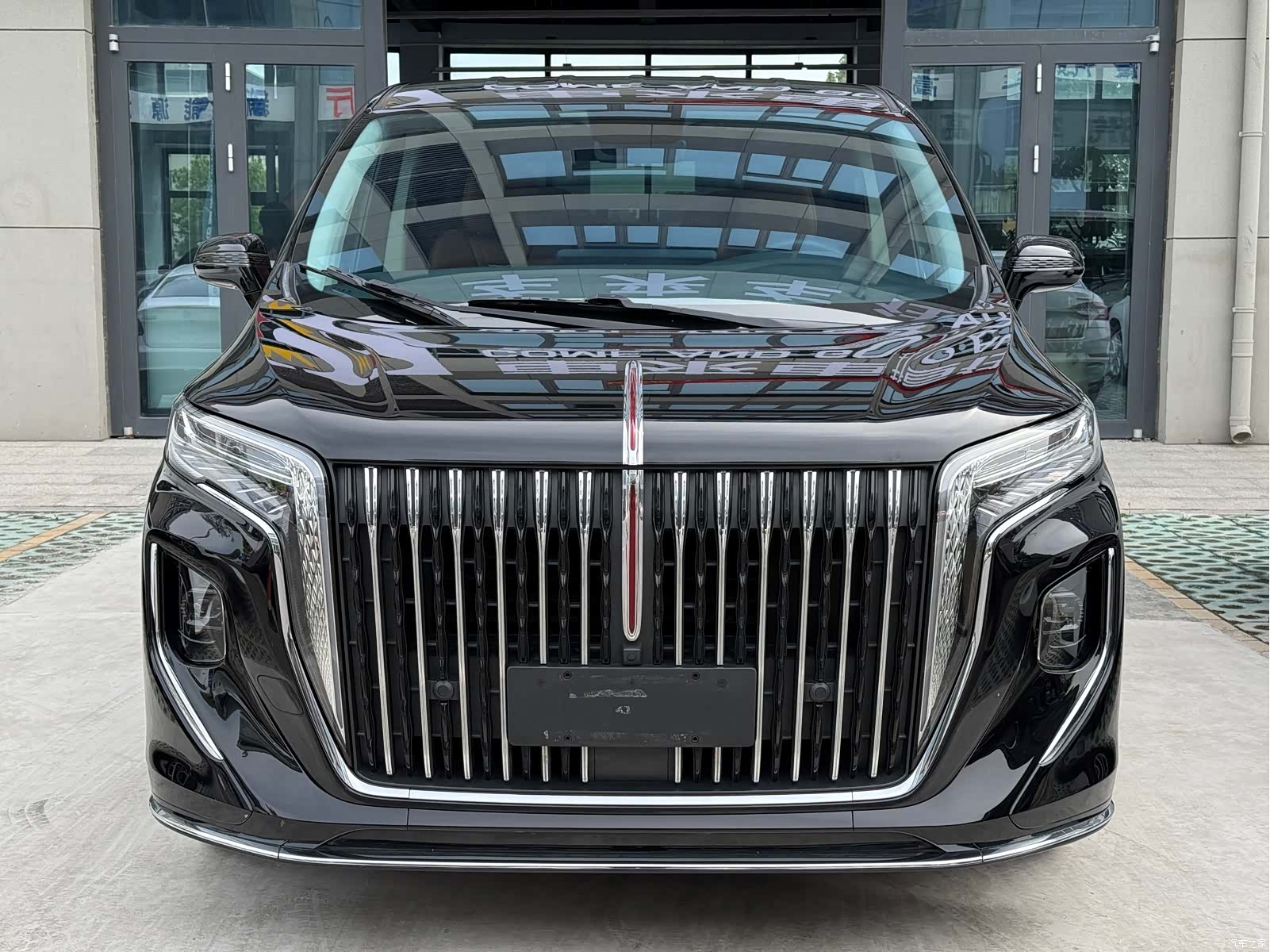 Hongqi HQ9