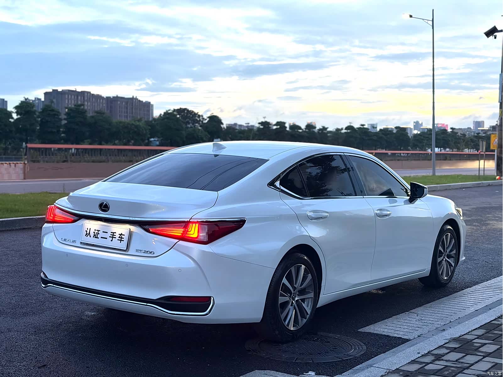 Lexus ES, 2019 18