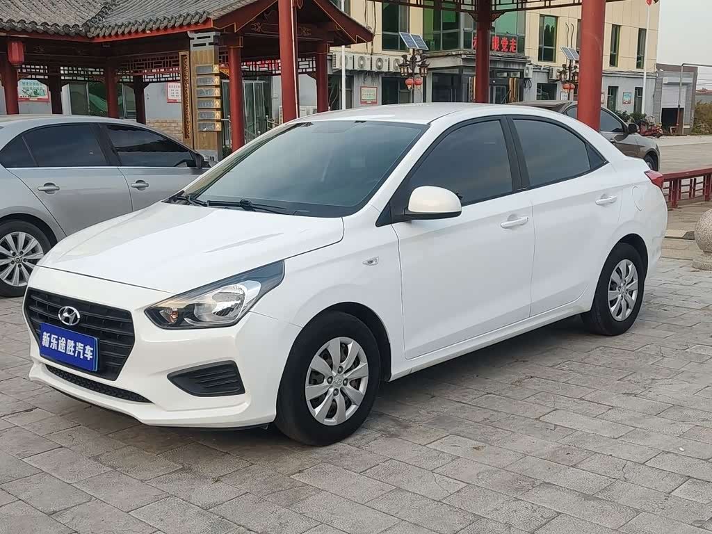 Hyundai 2017 1.4L MT V