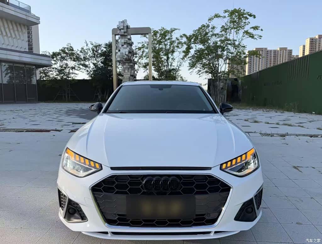 Audi A4L, 2021 все фото