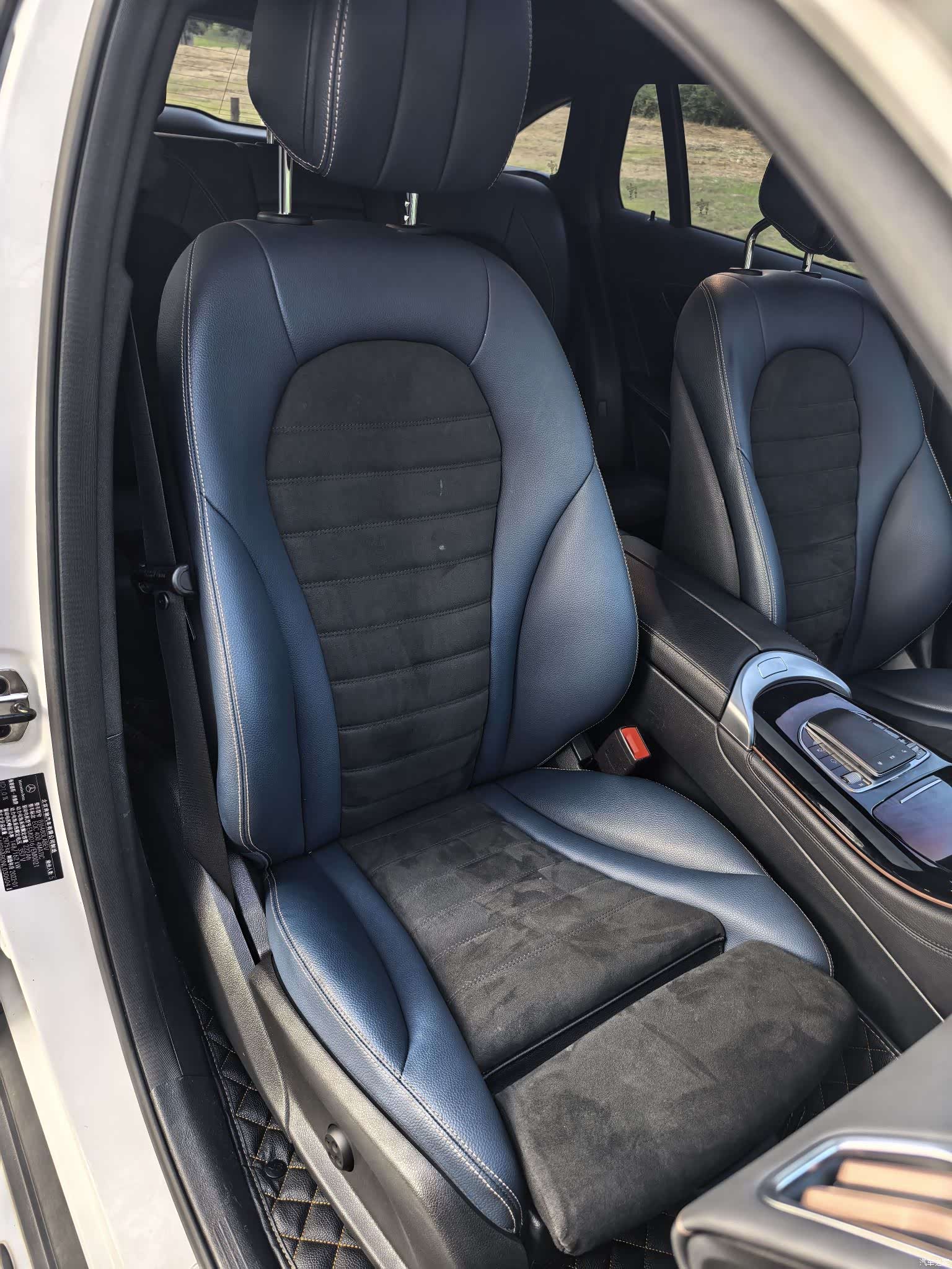 Mercedes-Benz EQC, 2022 16