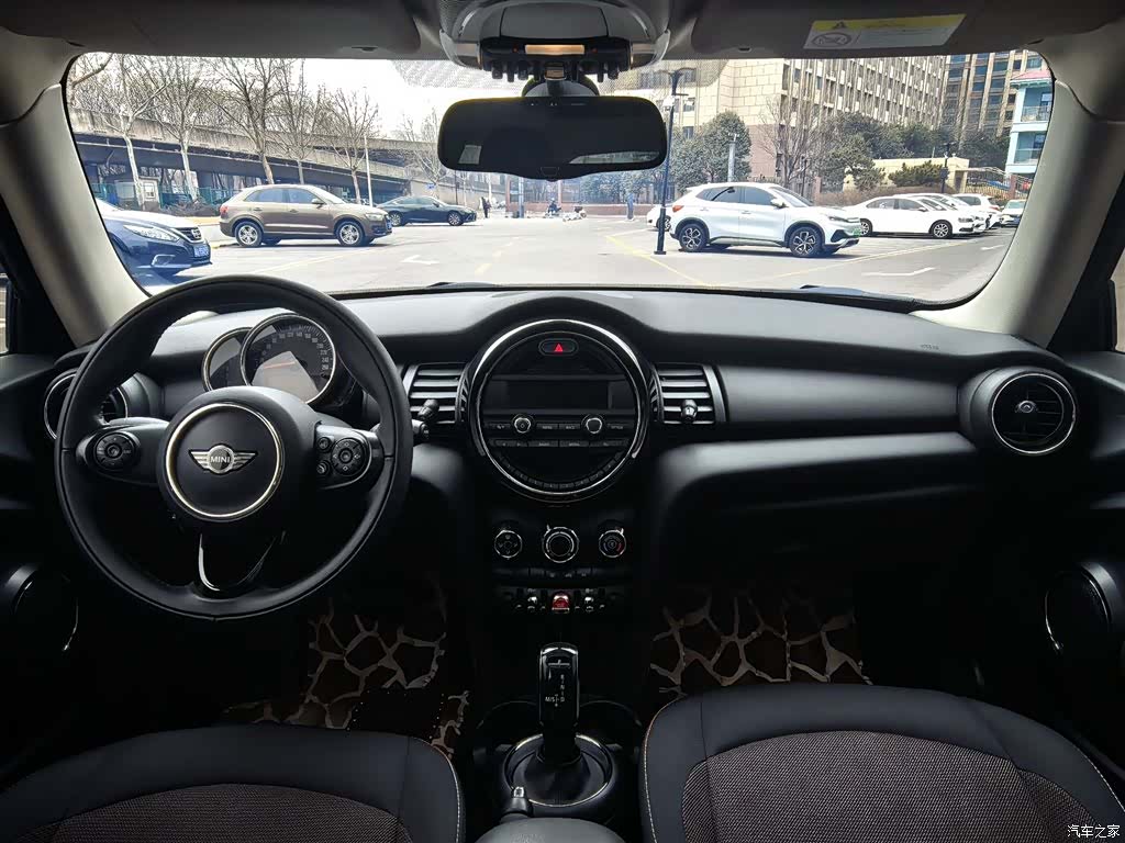 Mini ONE, 2018 21
